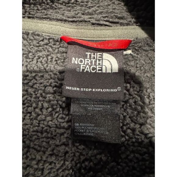 The North Face Men’s Large Gray Jacket – Durable & Versatile Outerwear - Picture 3 of 8